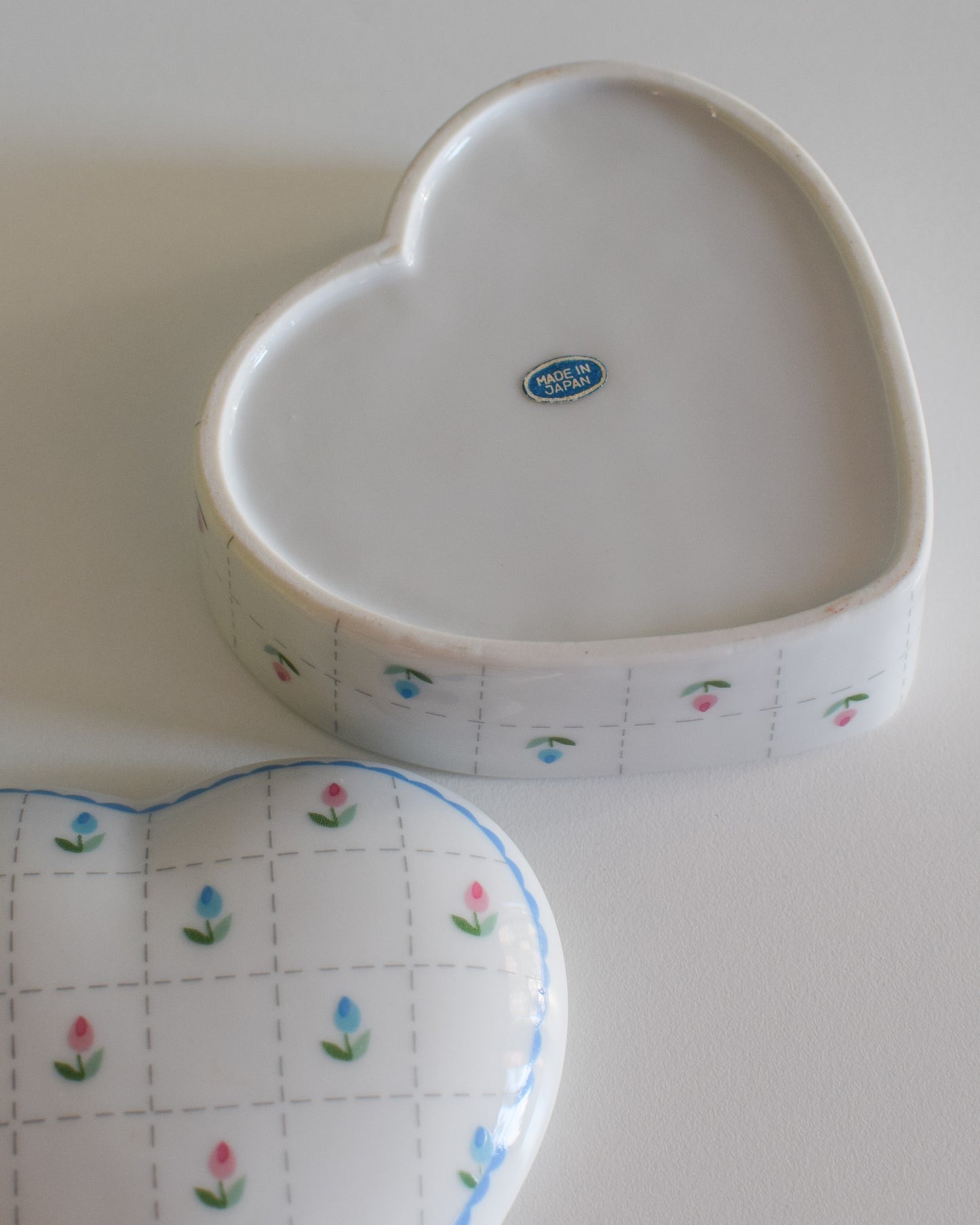 Porcelain Trinket Box - Heart with Tulips